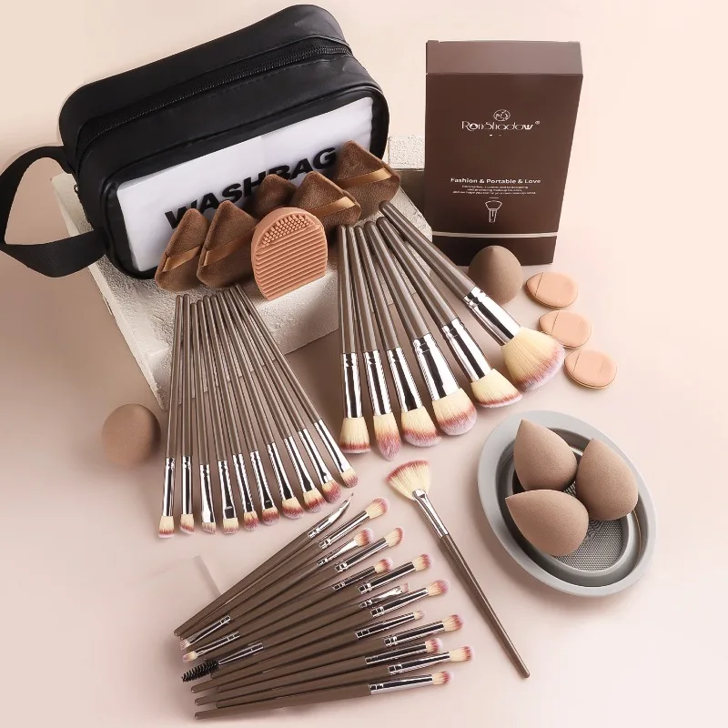 Set Trucco da 47 Pezzi con Pennelli Marroni, Piumini Morbidi e Confortevoli, Beauty Blender e Borsa per il Trucco, Pennelli per il Make-up e Pennello per Ciglia