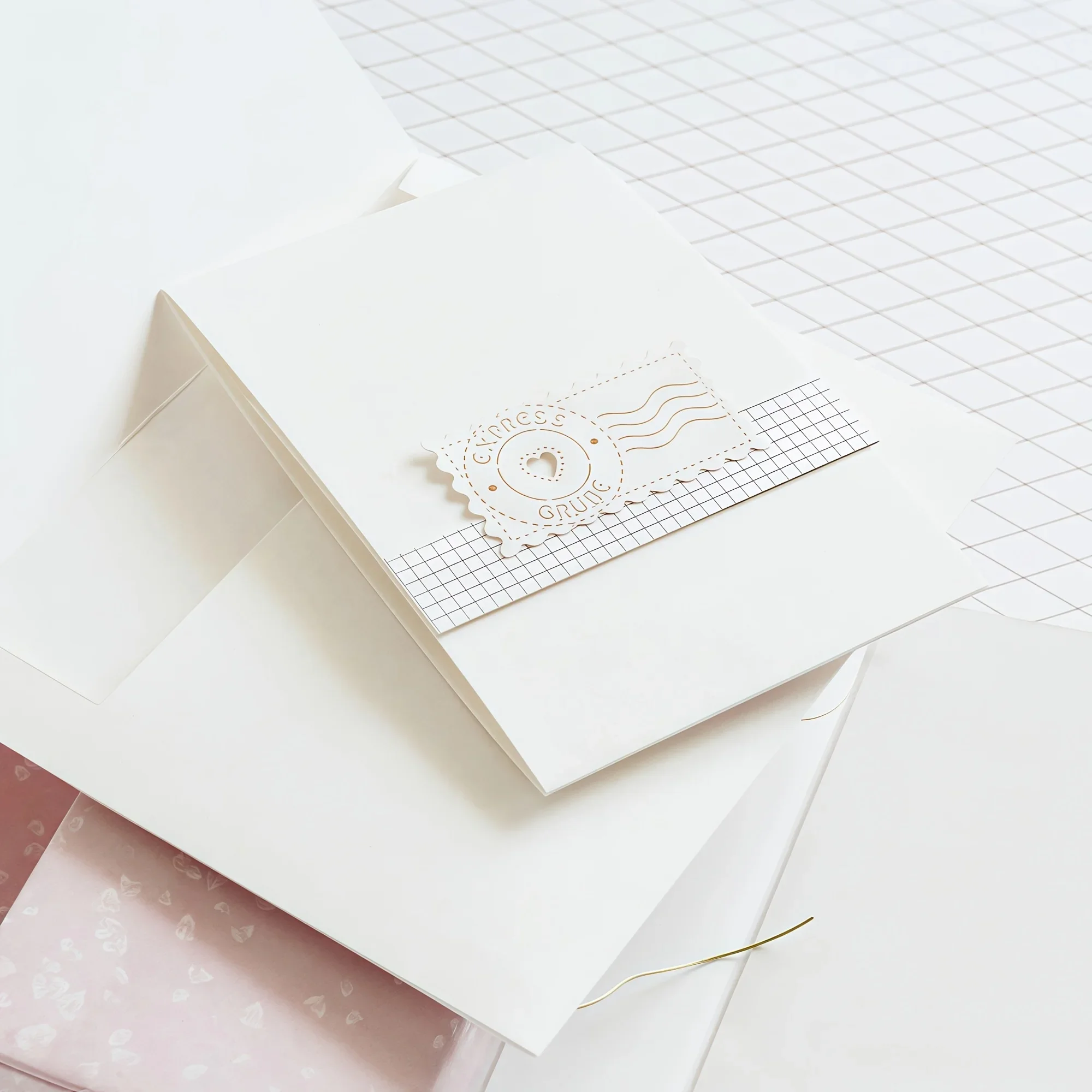 2025 새로운 도착 라운드 사랑 심장과 봉투 레이블 금속 절단 다이 DIY 스크랩북 카드 앨범 커버 템플릿에 적합