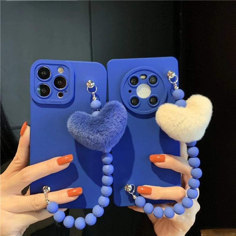 Fashion Klein Blue Furry Love Hearts Case For Iphone 11 12 13 Pro Max X Xr Xs Max 8 7 Plus 12 Mini 3D Wrist Shockproof Cover