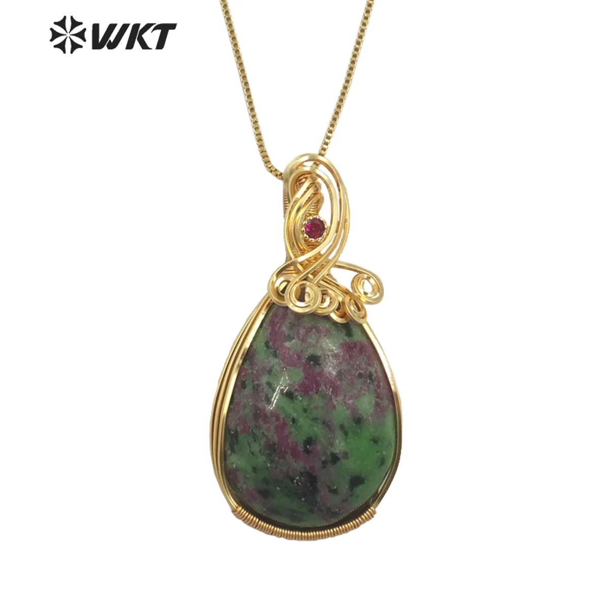 

WT-N1450 New Arrival Irregular Ruby Zoisite Stone 18K Gold Plated Lace Pave Pendant Chain Necklace For Banquet Decoration