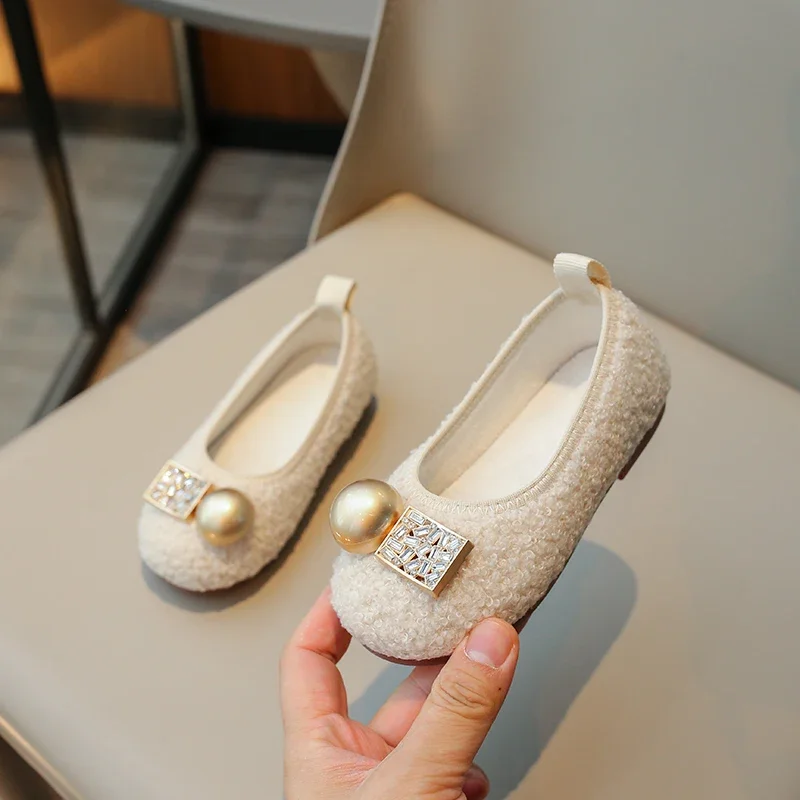 

2023 Korean Winter New Girl's Plush Shoes Soft Sole Cotton Shoes Versatile Princess Mary Janes Simple Japanese Style Autumn Chic