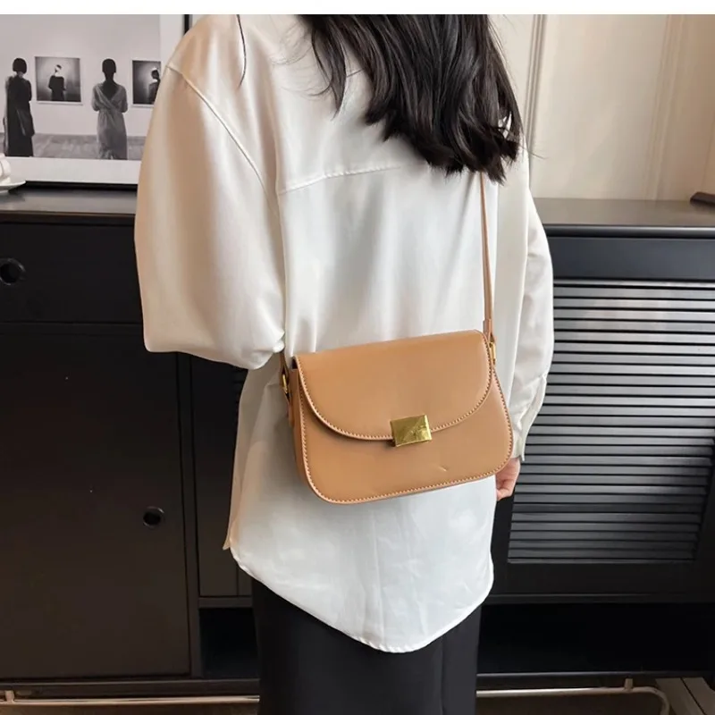 

Texture Niche Design Bag 2023 New Women's Summer Popular Crossbody Bag Shoulder Small Square Bag