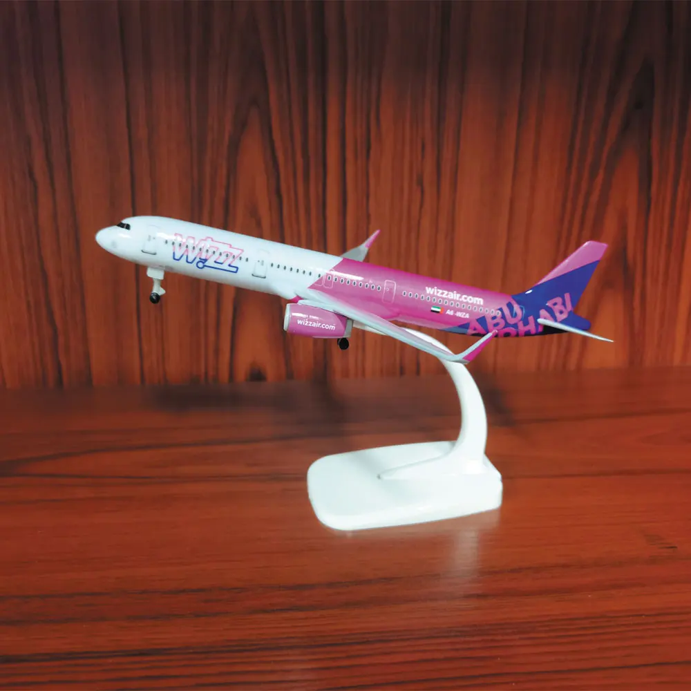 Wizz Air 1/200航空機モデル 1:200 Scale Ready Model Plane Wizz Air for A321 Aircraft
