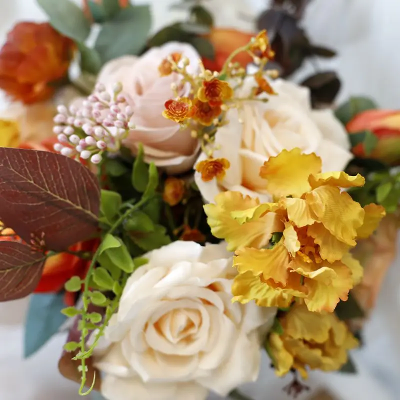 Whitney Wedding Collection 2022 Autumn Yellow Mix with Orange Roses Nature Flowers Bouquet de Mariage