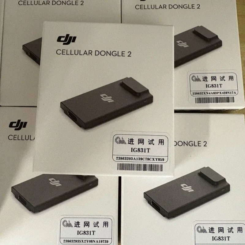 Détail du Dongle 2 pour DJI RC Plus, module cellulaire TD-LTE, pièce de réparation drone, dans sa boîte.