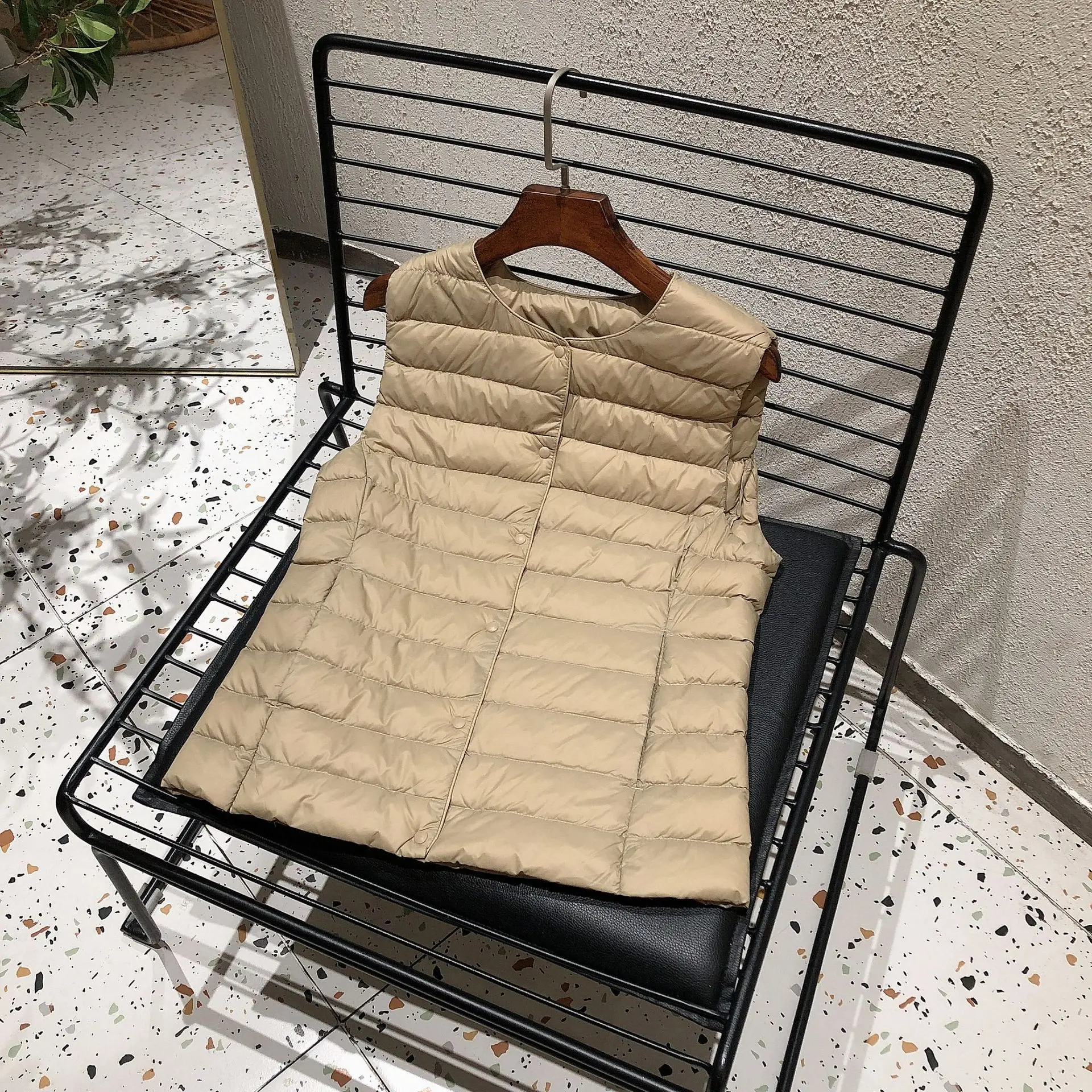 Women Spring Sleeveless Liner Duck Down Jacket 2023 New Autumn Winter Ultra Light 90% White Duck Down Female Vest Coats