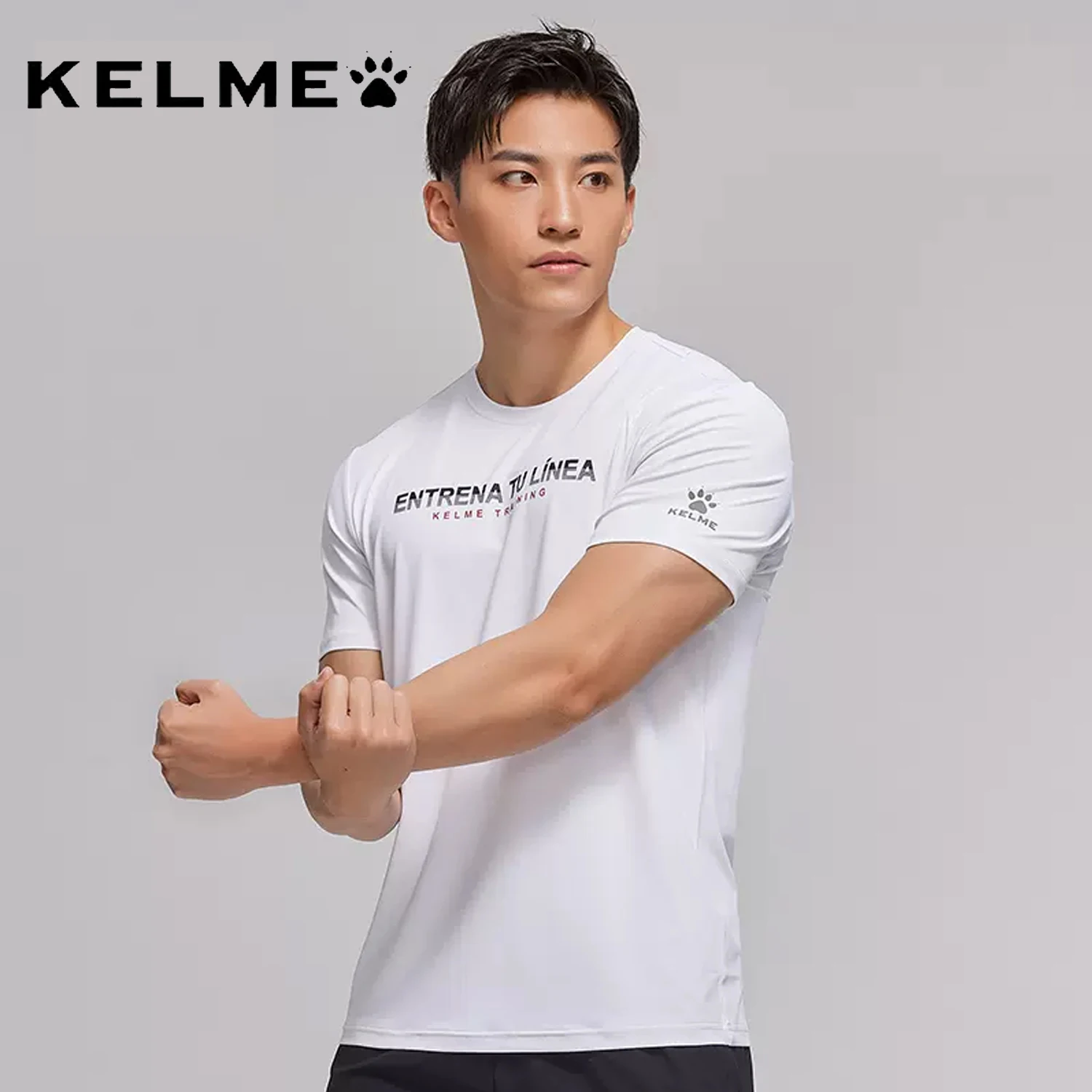 

Мужская футболка с коротким рукавом, круглым вырезом и коротким рукавом