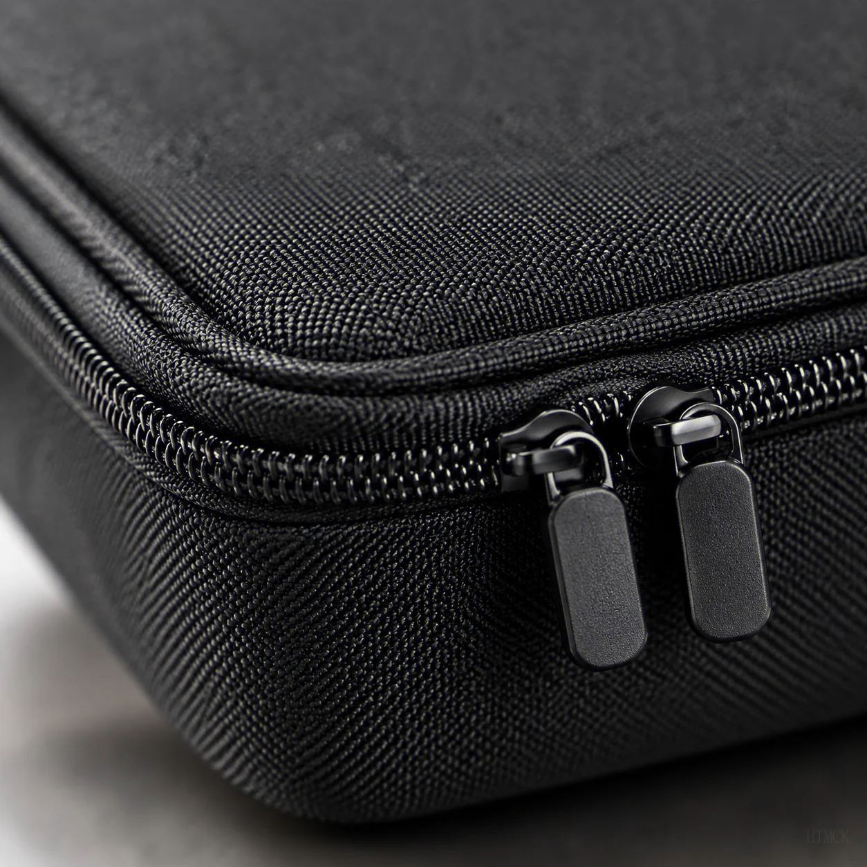 Htmck 15-Slot Pressure Proof Watch Storage Box, Portable Travel - Image 2