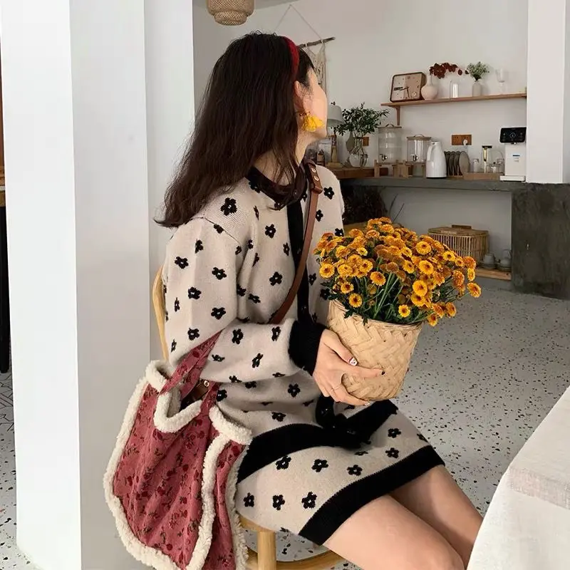 

Plum Blossom Pattern Knitted Set French Vintage Set Sweater Cardigan Half Skirt