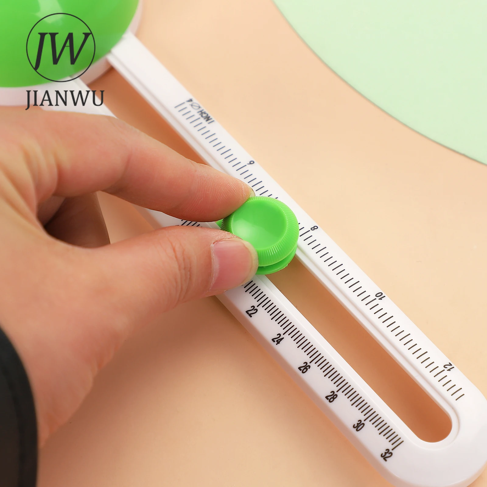 JIANWU Creative 360° Manual Rotary Cutter Multifunction Round Paper Cutter  Art Cutting Tool Stationery School