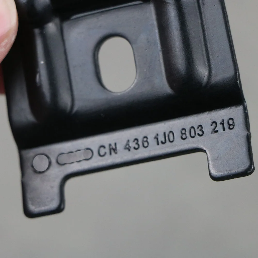 Рисунок 2 - 1J0803219 кронштейн батарея удерживает