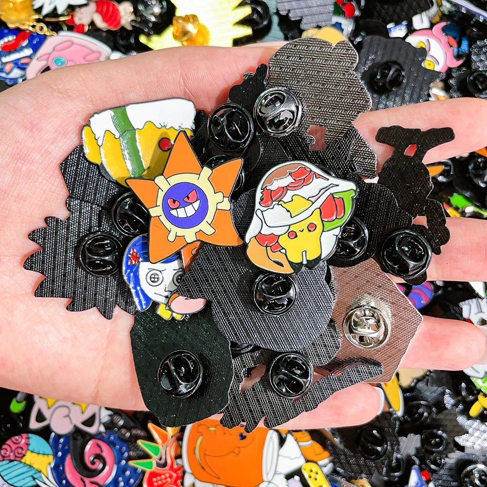 500 PCS Enamel Badges Diversity Random Badges Personalized Metal Pins For Backpack Clothes Bag Hat Decor Jewelry Accessories 2
