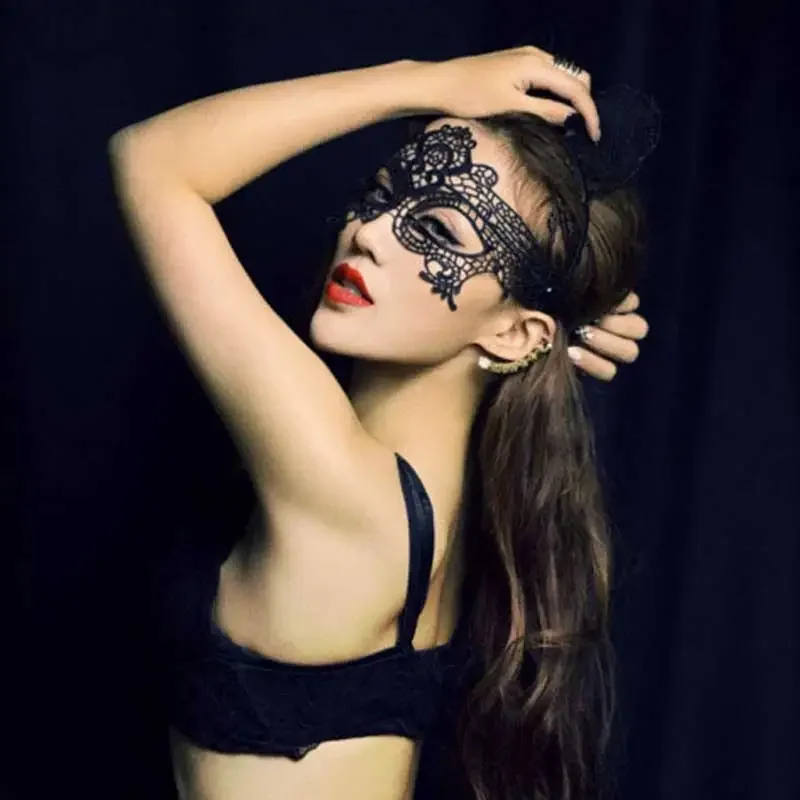 Elegant Lace Masquerade Eye Mask for Women - Perfect for Halloween, Parties, and Carnivals