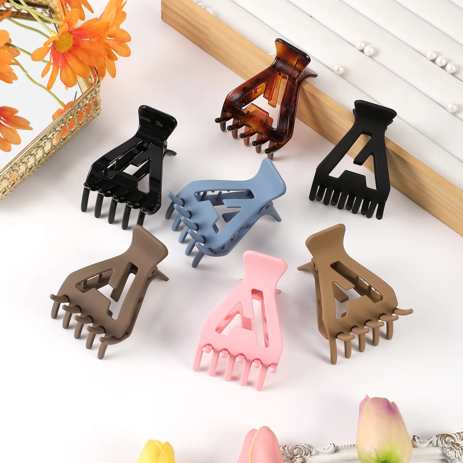 Korean Hollow Hairpin Hair Claw New For Thick Hair Fashion Ladies Headwear Hair Clip Claw Crabs Festival Gift Ponytail Hairpin