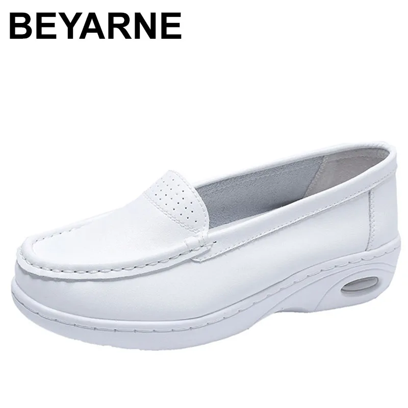 

Женские туфли 2023, удобная обувь для мам, белые туфли на танкетке, удобная мягкая подошва, Нескользящие туфли на плоской подошве для женщин