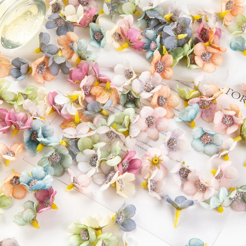 Artificial Flowers Scrapbook Candy Box Wedding Party Home Decor Small Flowers for Crafts Christmas Wreaths Silk Mini Daisy 50Pcs