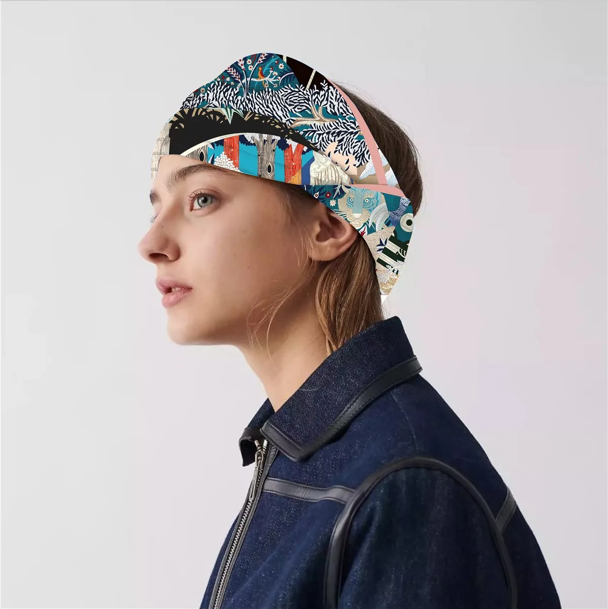 New Summer Air-conditioned Room Warm Square Scarf French Fashion Women's Shawl Gift Fashion Trend Headscarf