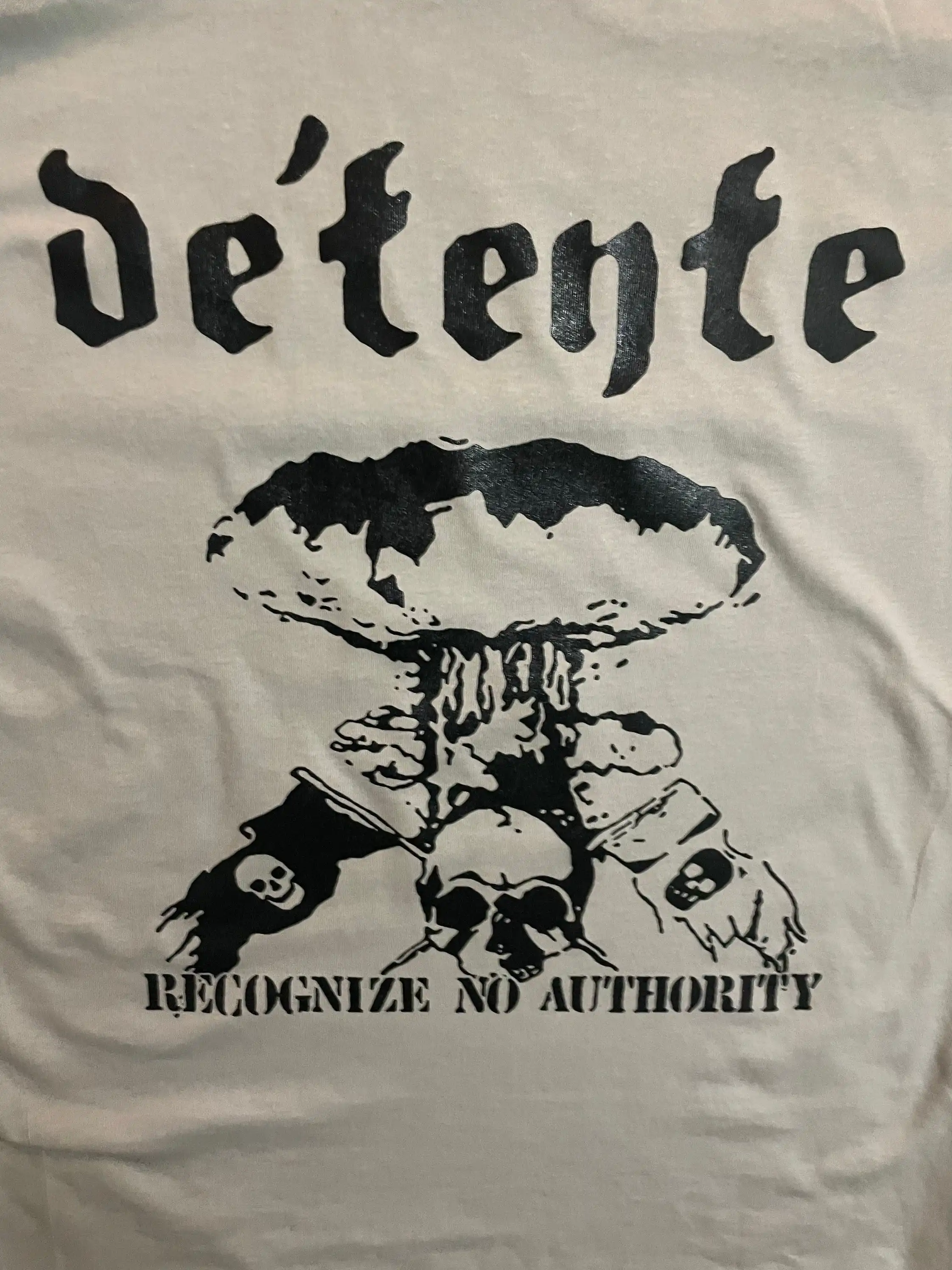 T-Shirt Distente Su T-Shirt Sabbia Thrash Metal Lajah Rockit Sacrilegio