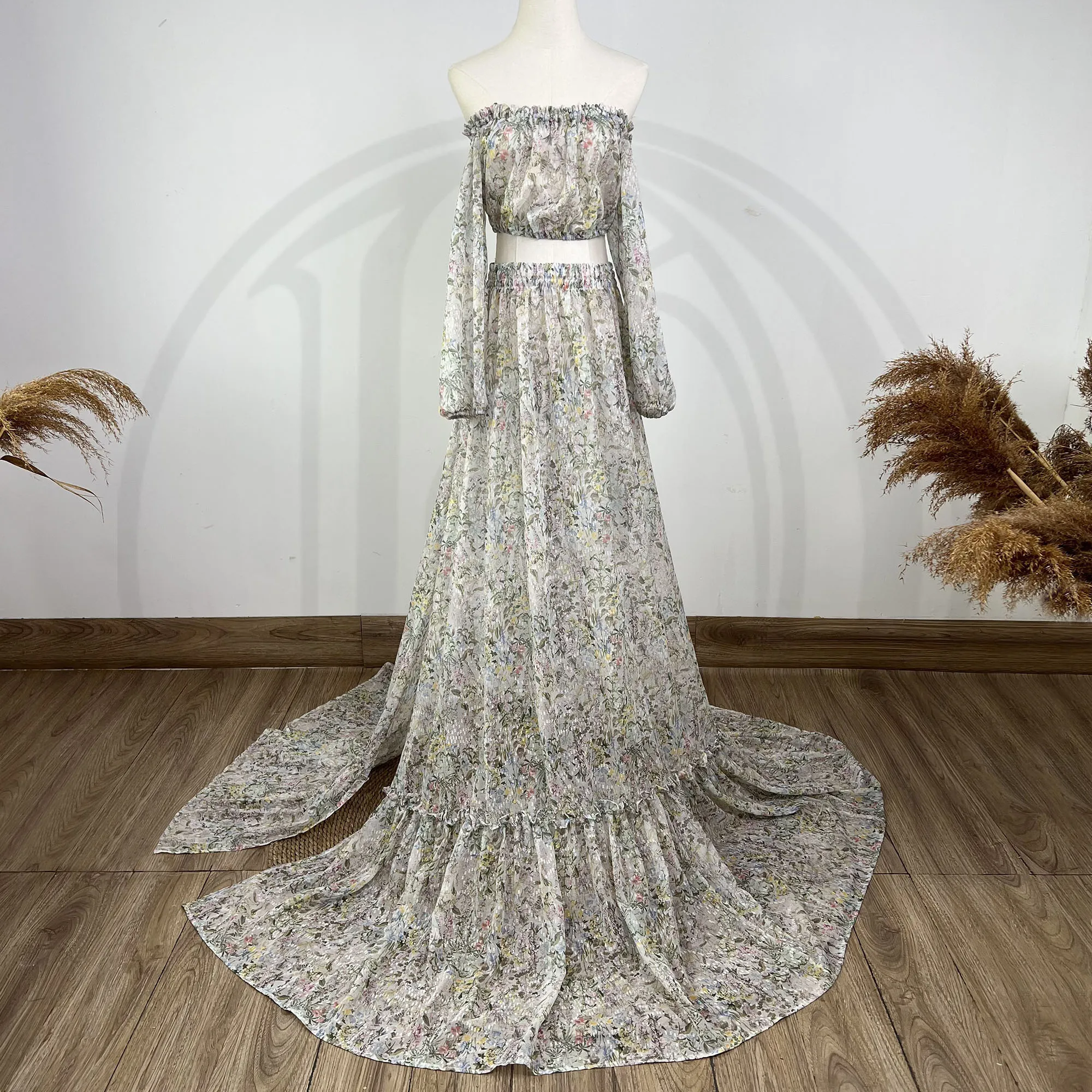 Рисунок 2 - Женское свадебное платье с открытыми плечами