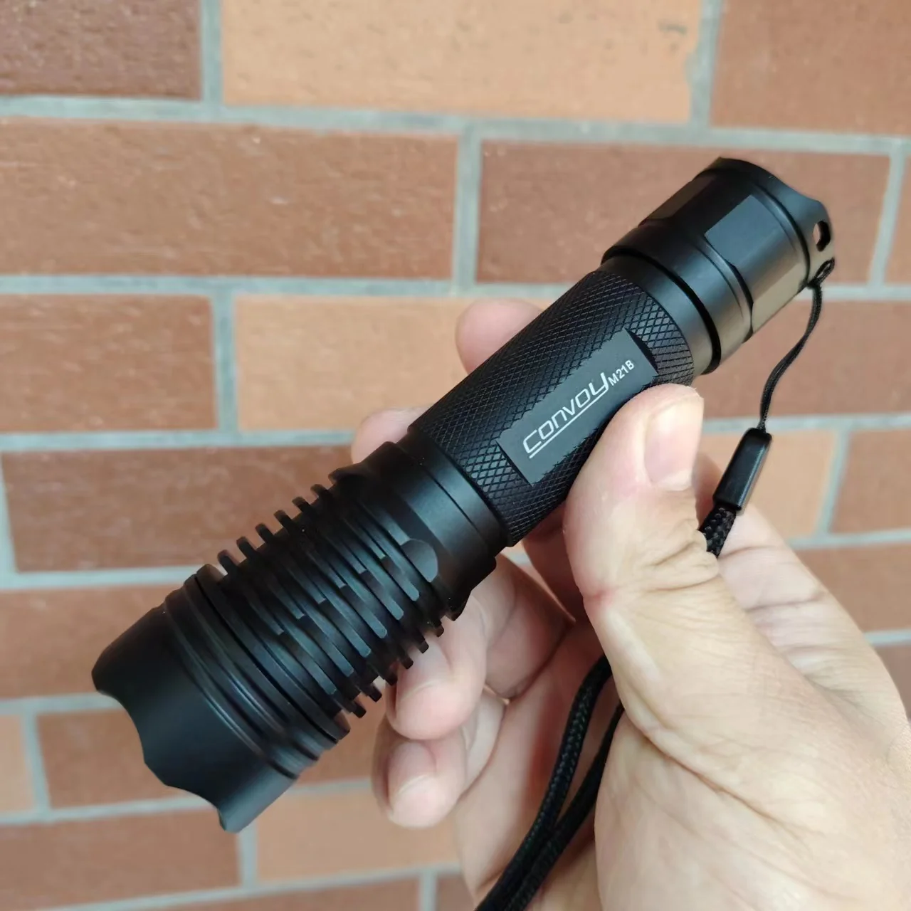 Convoy M21B with XHP70.3 Hi 12 groups 21700 flashlight Torch Convoy M21B with XHP70.3 Hi 12 groups 21700 flashlight Torch