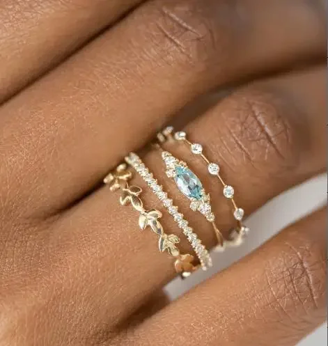 Ring Set 4 pcs/set Geometric Gold Color Combination Round Zircon Crystal for Women Engagement Party Wedding Rings Hand Jewelry