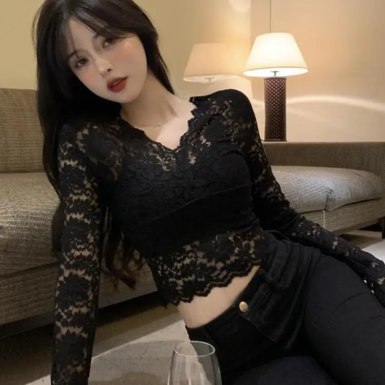 

V-neck Lace Bottom Sweater with A Trendy New Style and V-neck Lace Bottom Sweater