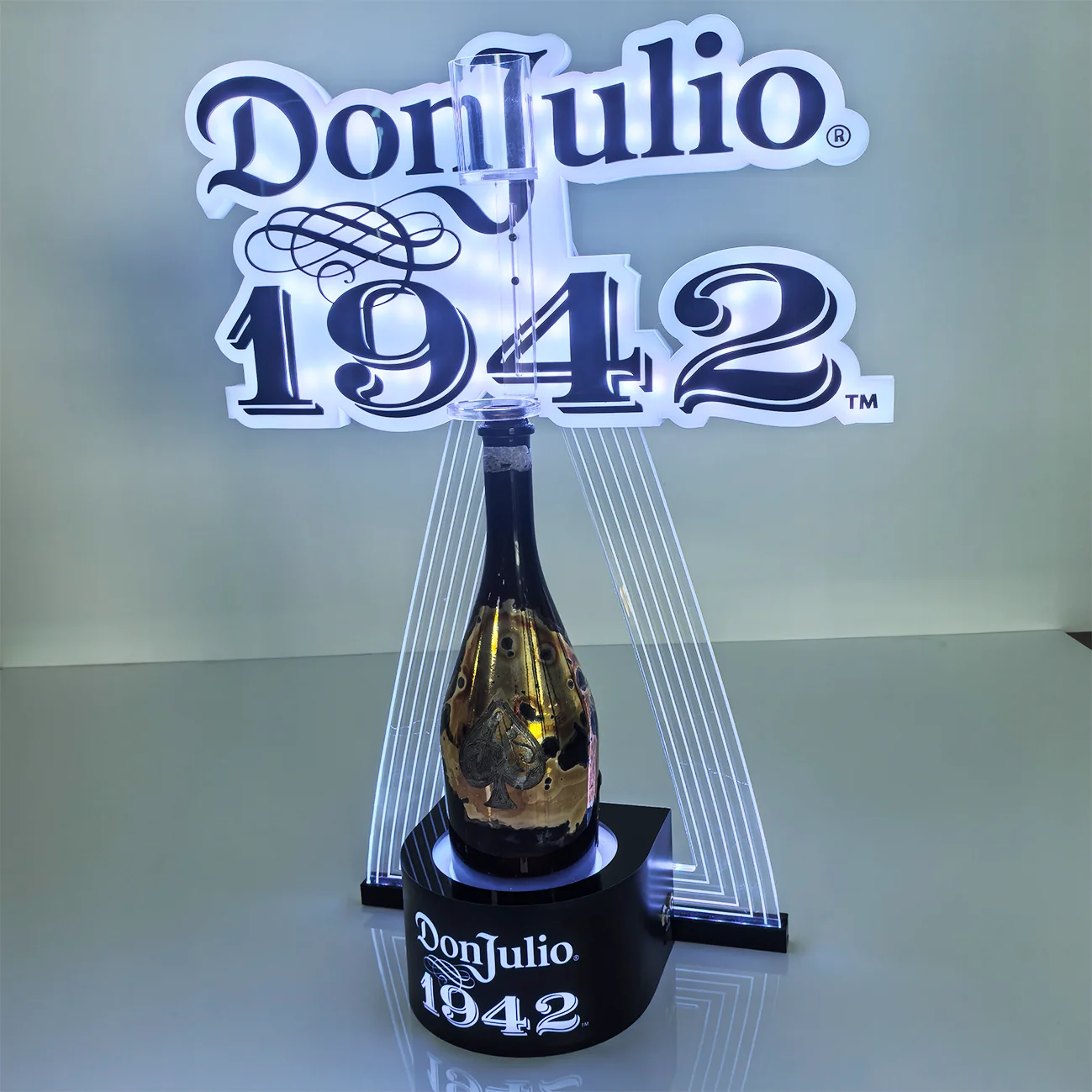 DON JULIO 1942 Tequila Bottle Presenter Glow Bar Champagne Wine  display picture 1