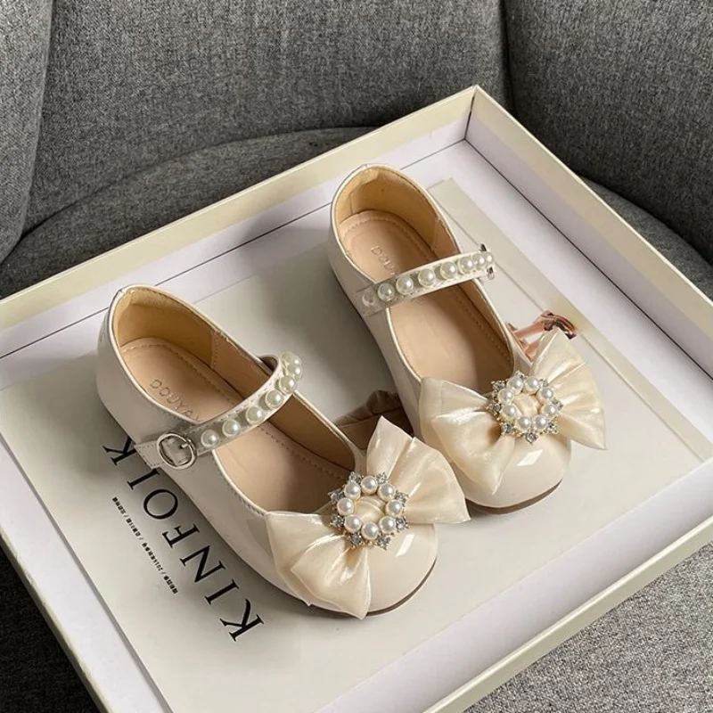 Girls Mary Jane Shoes New Soft Kids Fashion Girls Mary Jane Shoes Bow with Pearls Versatile Simple Children Casual Platform Moccasin Leather Shoes