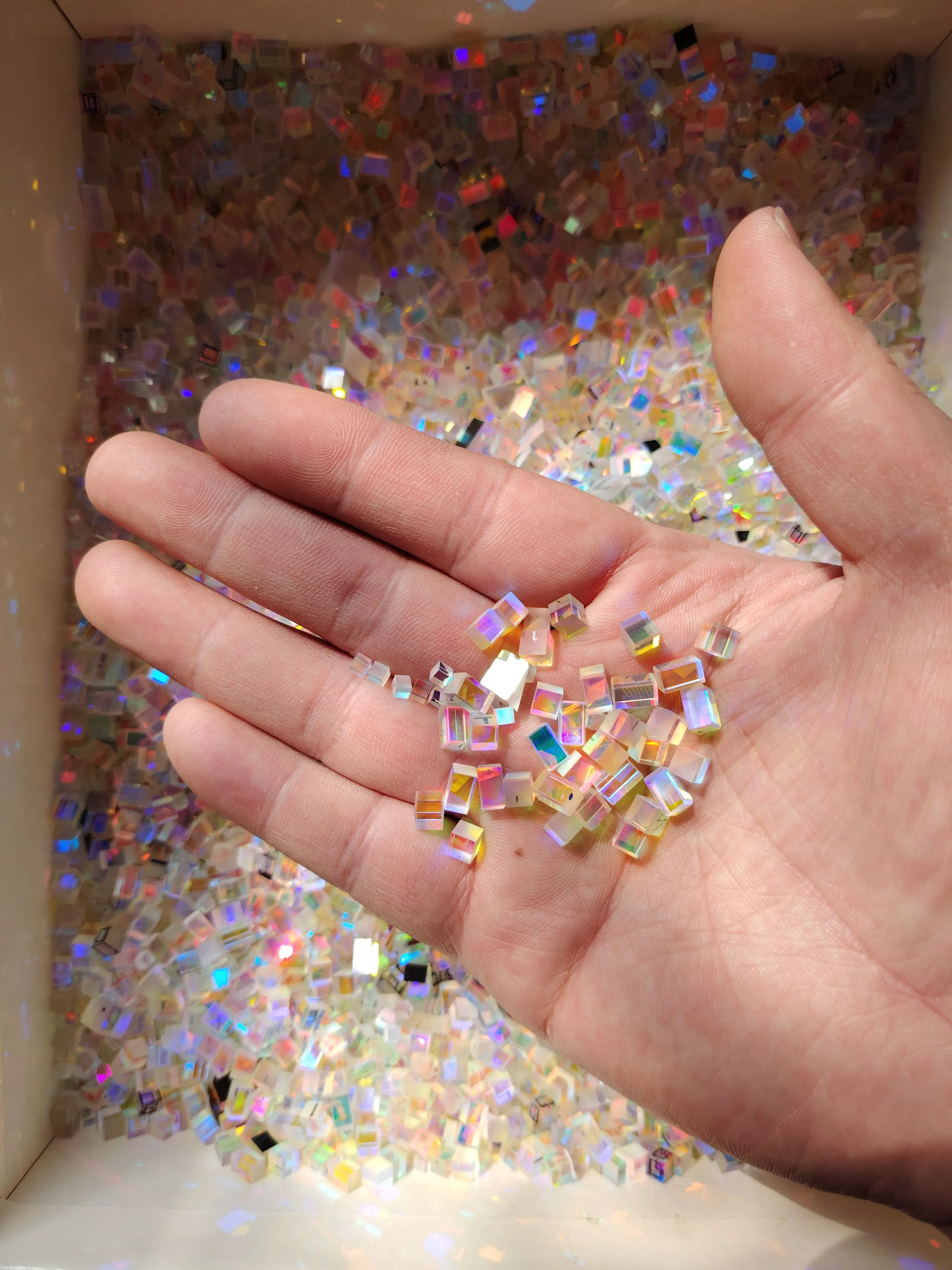 10PCS Mini Damaged Cross Dichroic X-Cube Prism RGB Combiner Splitter Optical Glass Square Prism Party Decoration Randomly Issued 10PCS Mini Damaged Cross Dichroic X-Cube Prism RGB Combiner Splitter Optical Glass Square Prism Party Decoration Randomly Issued