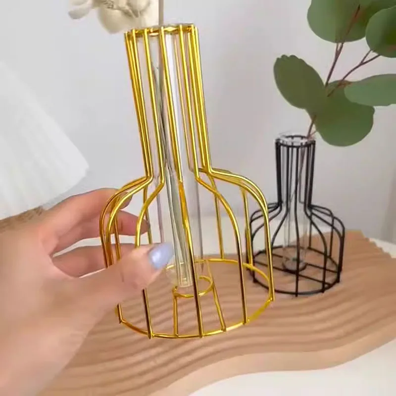 1pc Iron Art Hollow Out Golden Vase Creative Metal Bottle Flower Arrangement with Transparent Hydroponic Test Tube Home Decor 4