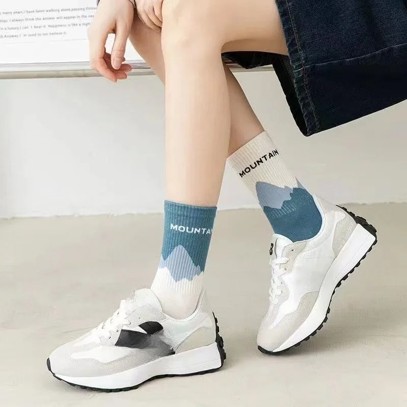 2023 Fashion Socks Hip Hop Skateboard Striped Mid Tube Socks Solid Color Breathable Cotton Sock Women Man Socks