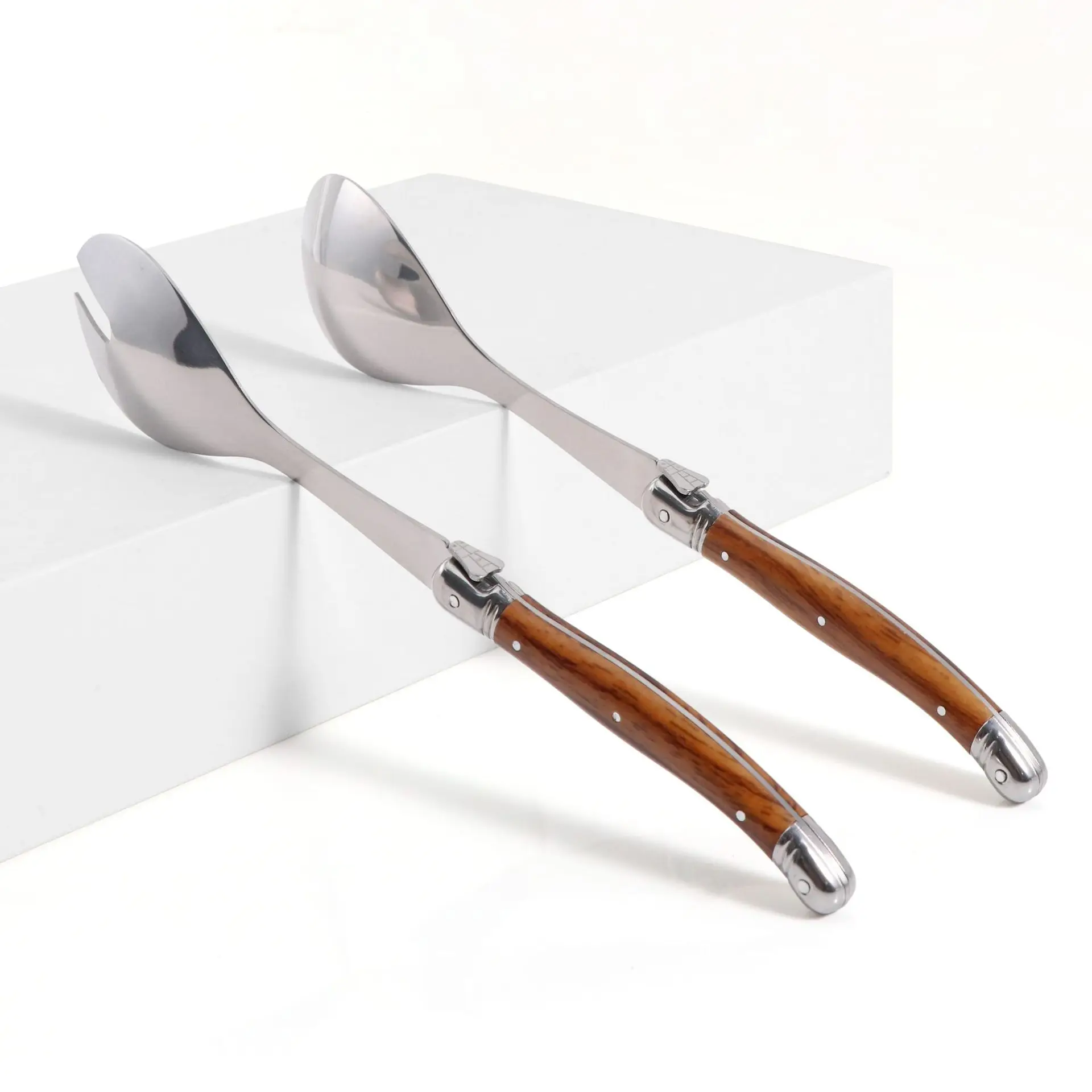 2-teiliges Salatlöffel-Gabel-Set, Salatservierer aus Edelstahl, Laguiole, schwarzer Kunststoffgriff, europäische Salat-Servierutensilien – Detail 9