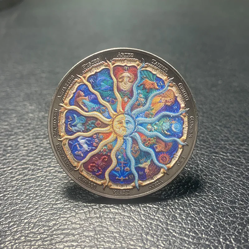 Moneda de la suerte de 12 Constelaciones coloridas, sol, luna, Dios, bronce, monedas coleccionables, recuerdos de Metal conmemorativos