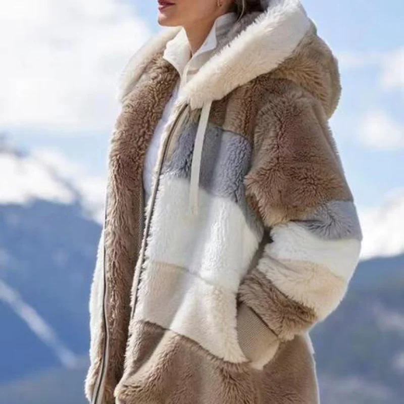 Рисунок 4 - Женское плюшевое пальто с капюшоном