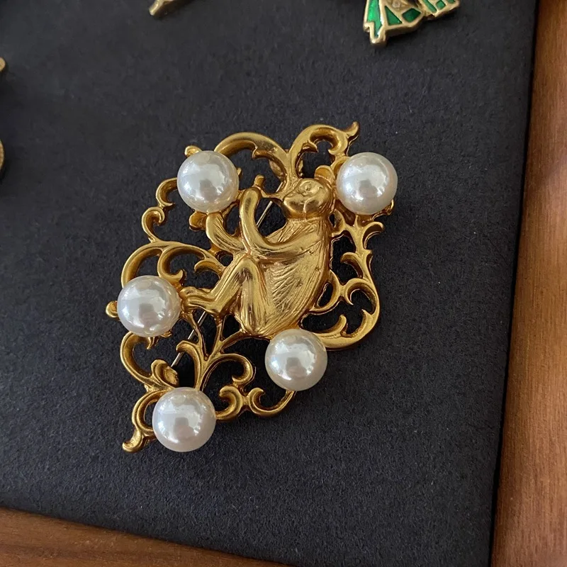 European and American fashion vintage vintage brooch
