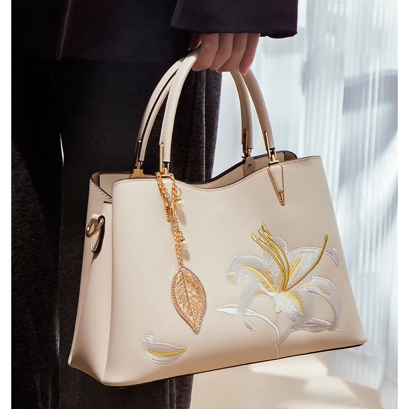 Embroidered High-Quality Large Shoulder Bag Capacity Handbags For Women Elegant Crossbody Casual Versatile Luxury Messenger Y2k