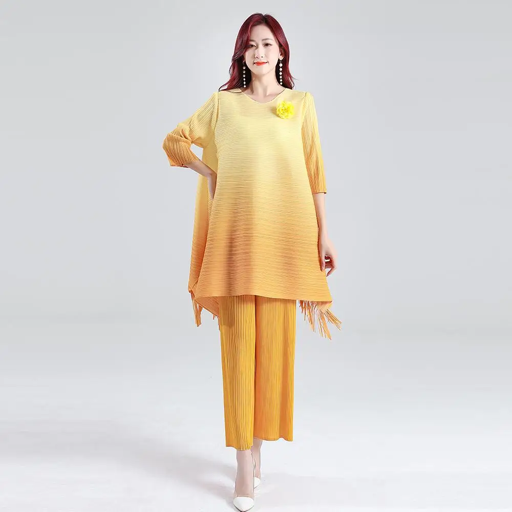 Miyake Pleated Gradient Set O-Neck Three Quarter Sleeve Top and Versatile Trousers Two Piece Sets of Women 2024 Summer New Folds