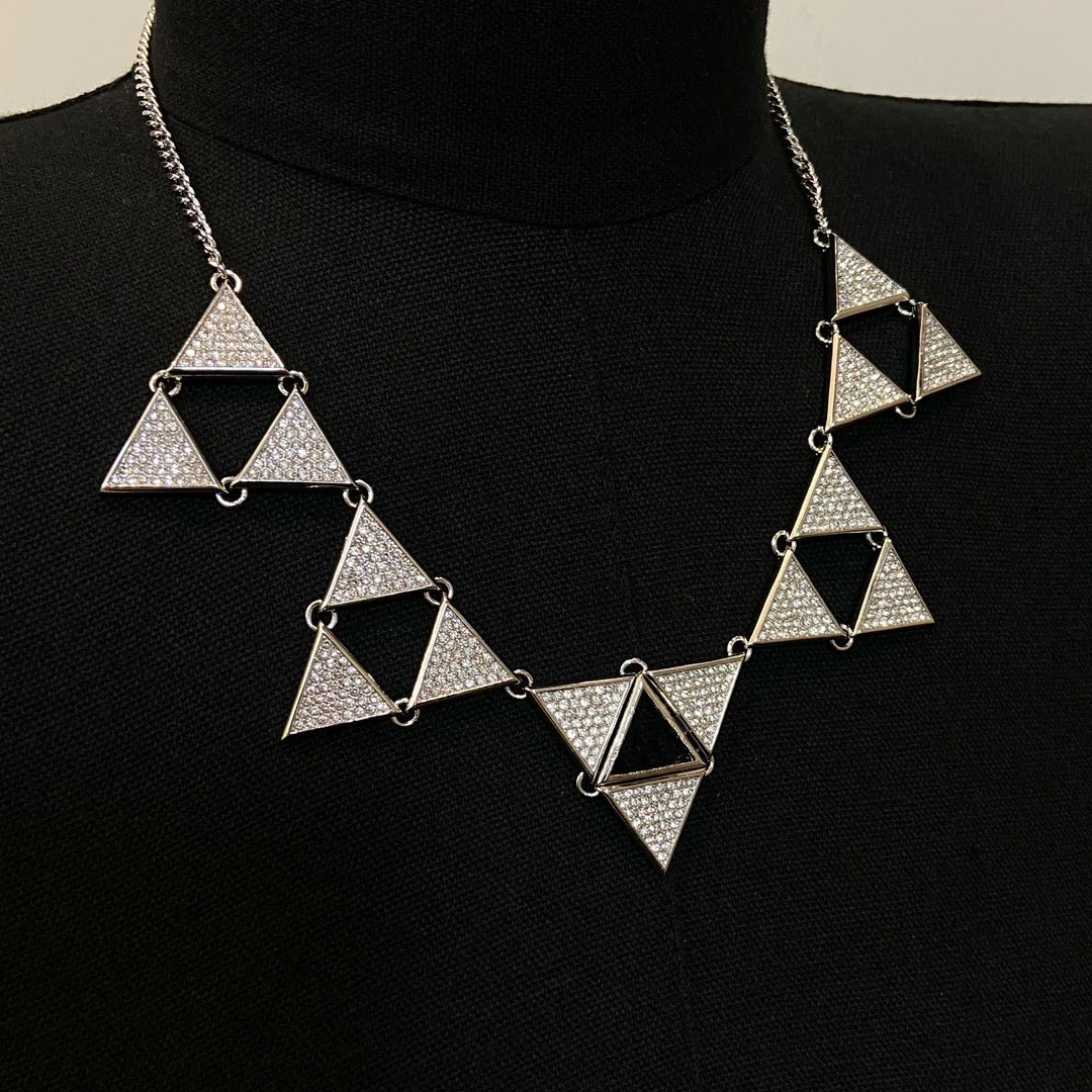 2024 new hot geometric triangle full of diamonds collarbone necklace European and American retro exaggerated necklace