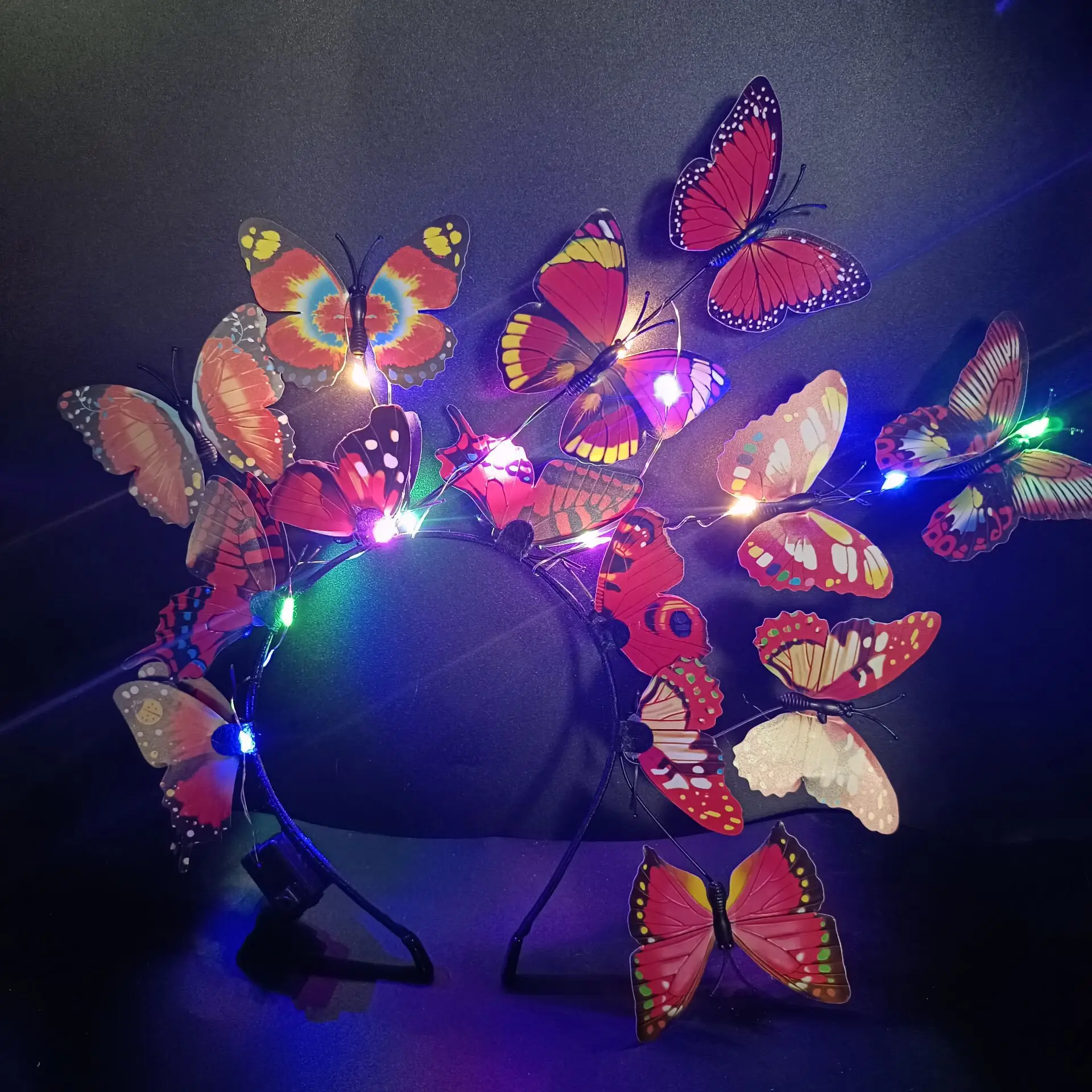 Leuchtendes LED-Licht-Schmetterlings-Fascinator-Stirnband, böhmisches Haarband, Reifen, bunter Kopfschmuck für Party, Hochzeit, Weihnachtsdekoration – Detail 6