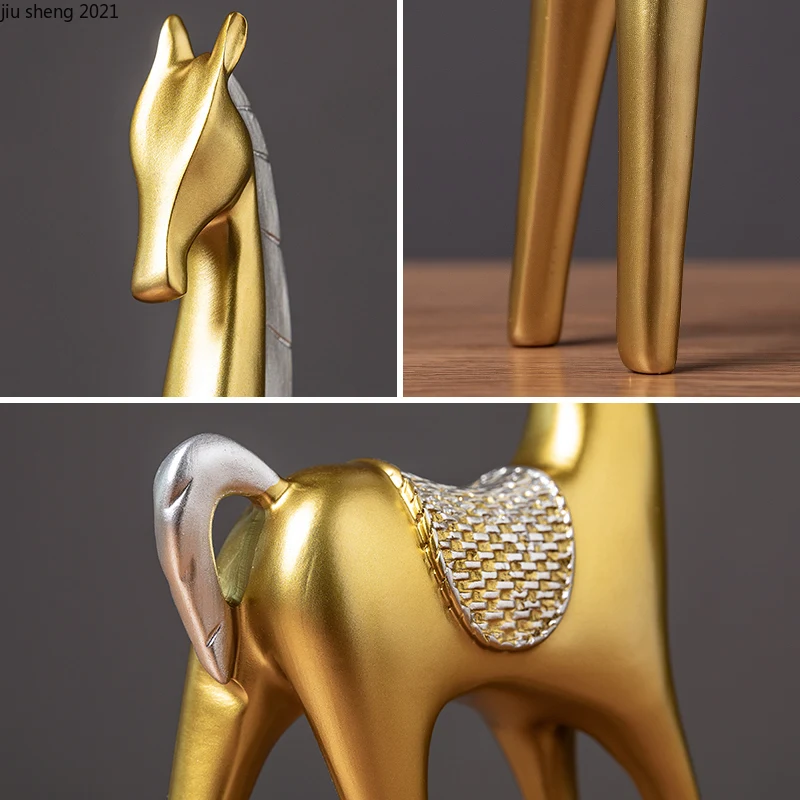 2-piece Set of Luxury Golden Elk Horse Figurines Resin Animal Sculpture Crafts Living Room Horse Furnishings Home Ornaments Gift