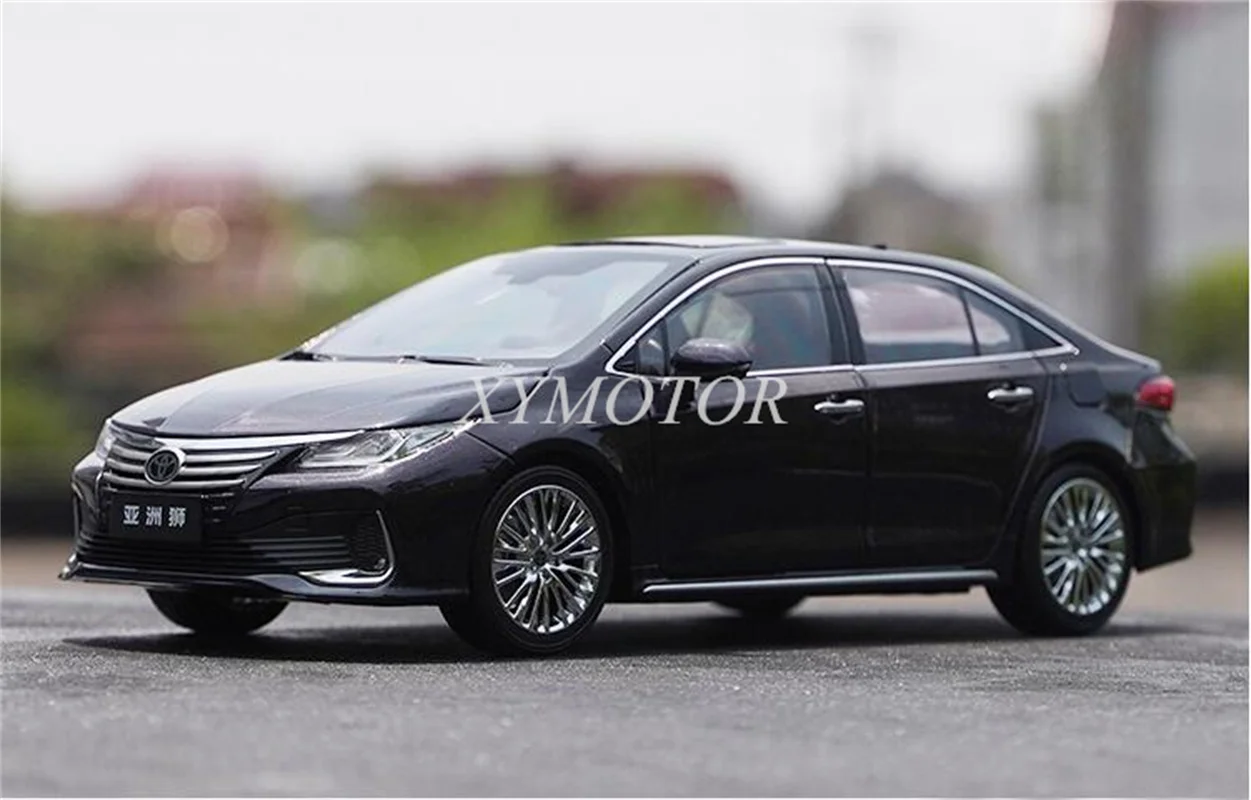 

Модель автомобиля под давлением для TOYOTA 1/18, подарок, черный цвет, 2021