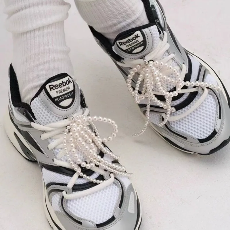 1 Stück Perlen-Schleifen-Schuhschnallen-Ornament für Herren und Damen, Persönliche Schnürsenkelschnalle, Silber-Weißer Dekorativer Anhänger, Schnürsenkel-Zubehör – Detail 4