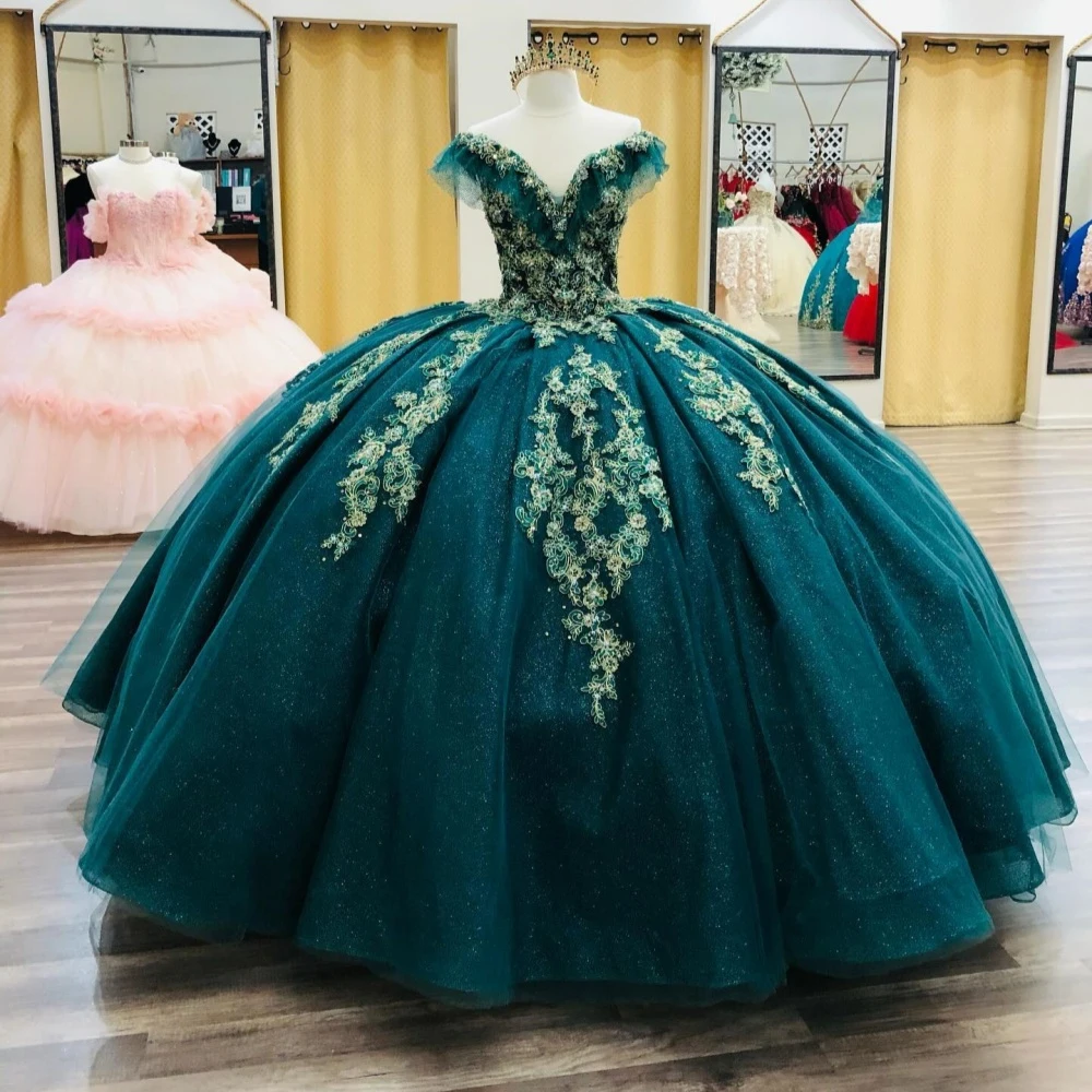 Elegant Ball Gown Off Shoulder Flower Lace Appliques Sweep Train Emerald Green Tulle Quinceanera Dress Princess Gown for Sweet 16