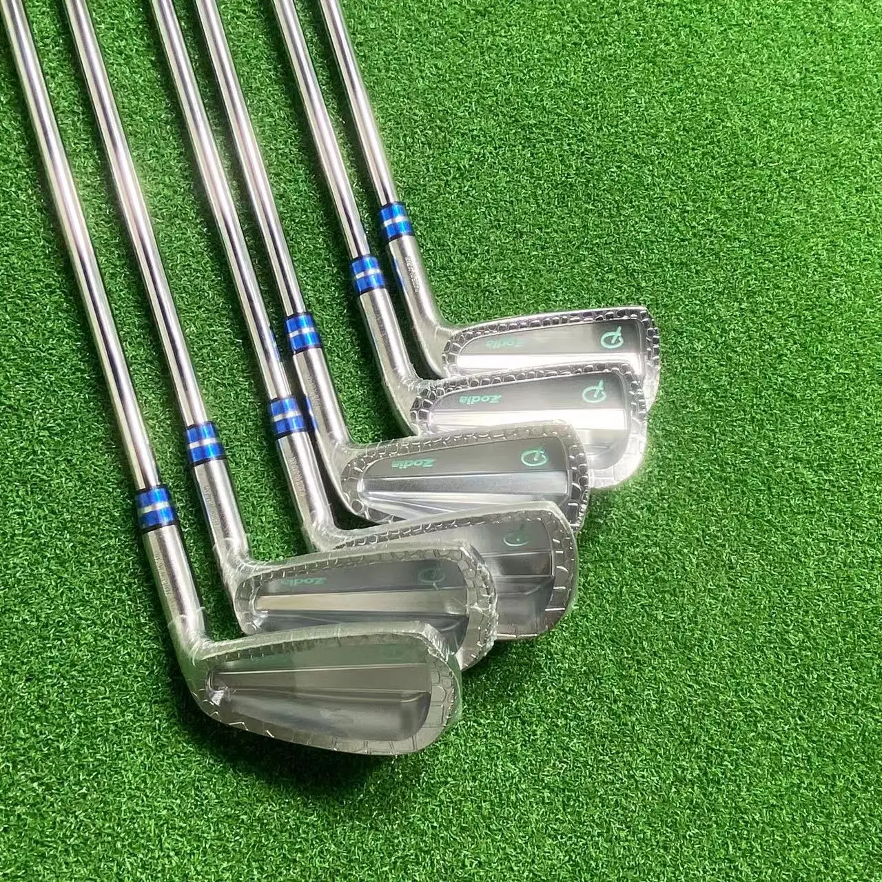 New Golf clubs ZODIA Golf Iron set 6 5-p with head cover