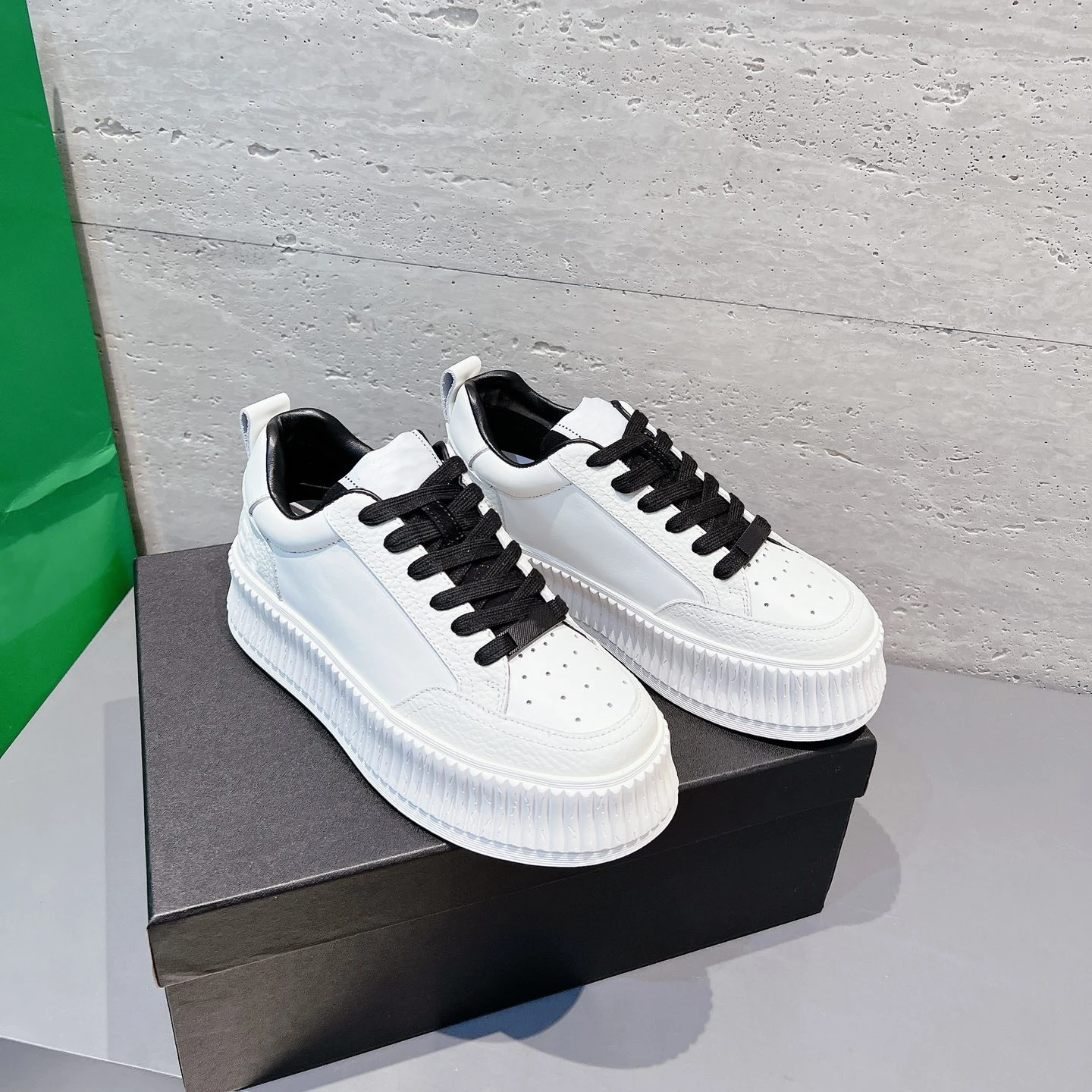 

2023 Autumn Winter New Thick-soled outdoor casual sports flat shoes 1203