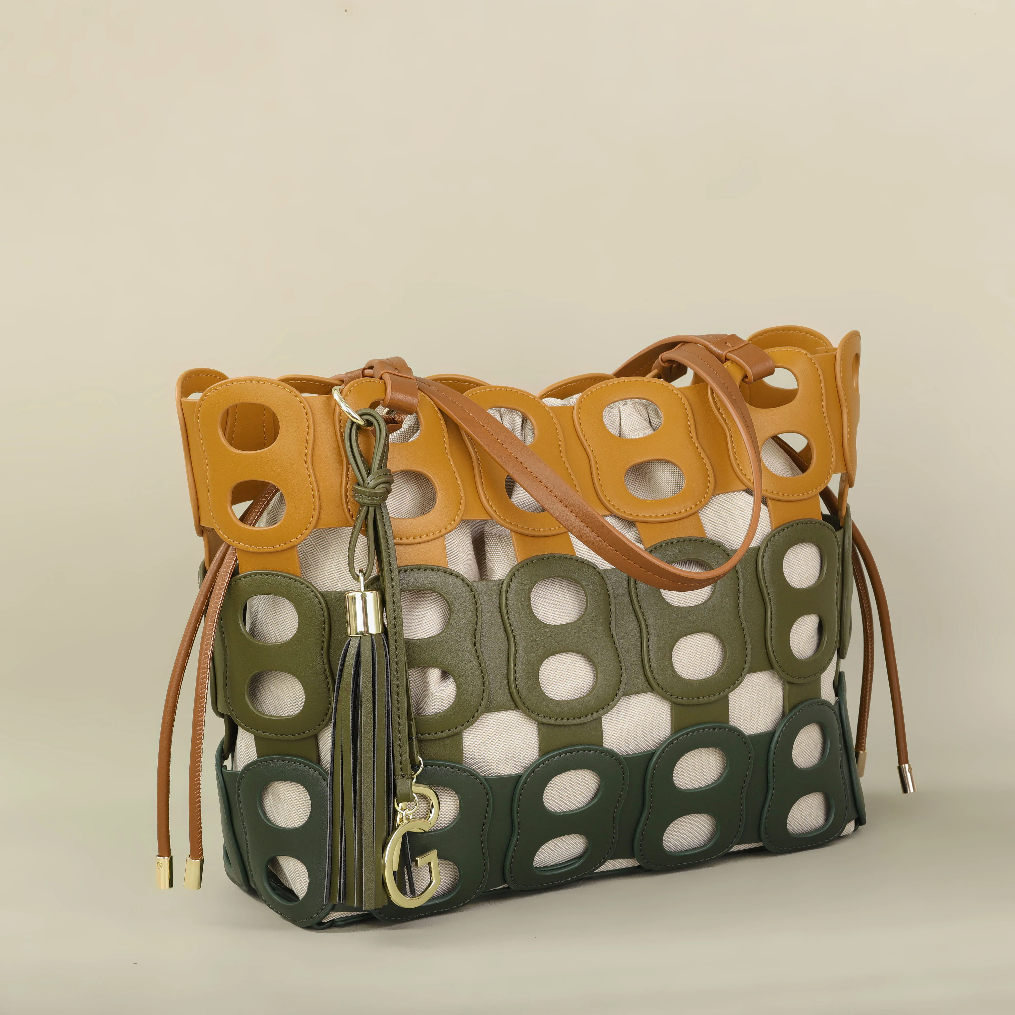 Interior slot pocket