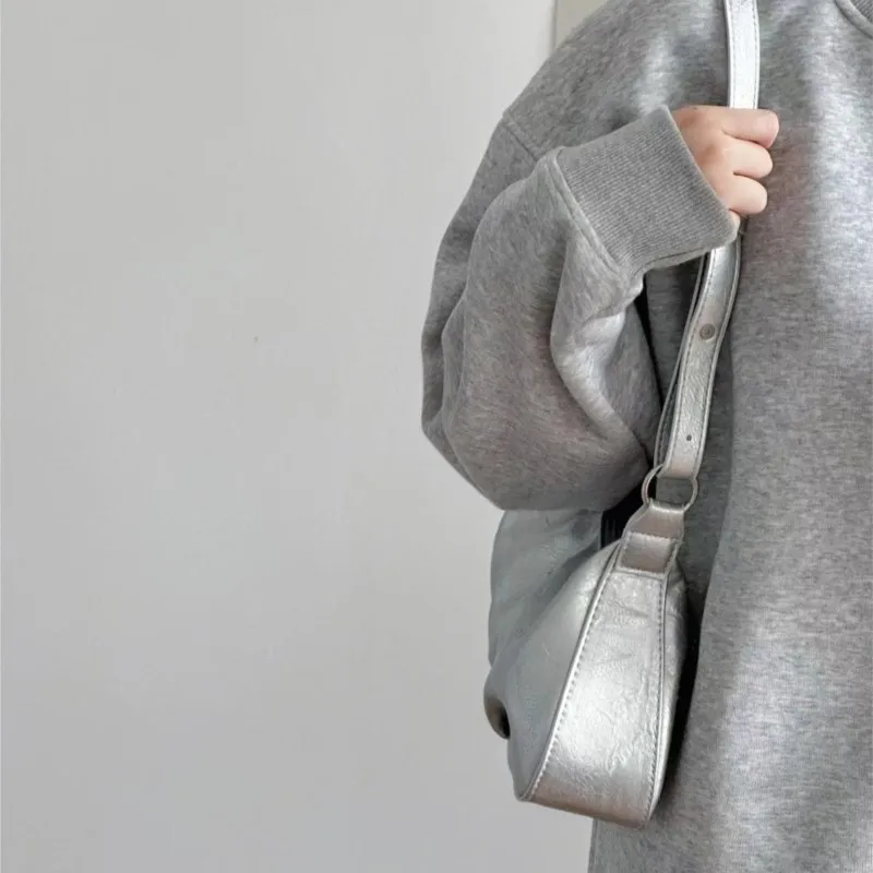 Hot Girl Silver Crinkle Shoulder Bag Women Embroidered Letter Leather Handbag Ladies Fashion High End Commuter Underarm Bag 2025