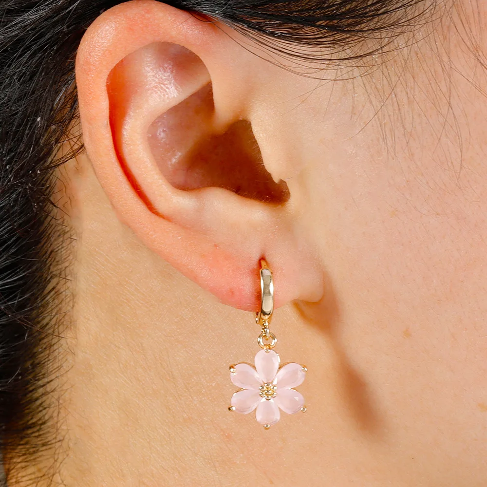 Orecchino a cerchio con fiore in zirconia cubica rosa, orecchino per cartilagine in argento sterling 18G, piccolo cerchio con fiore, piercing in oro, regalo di gioielli minimal per lei - Italia