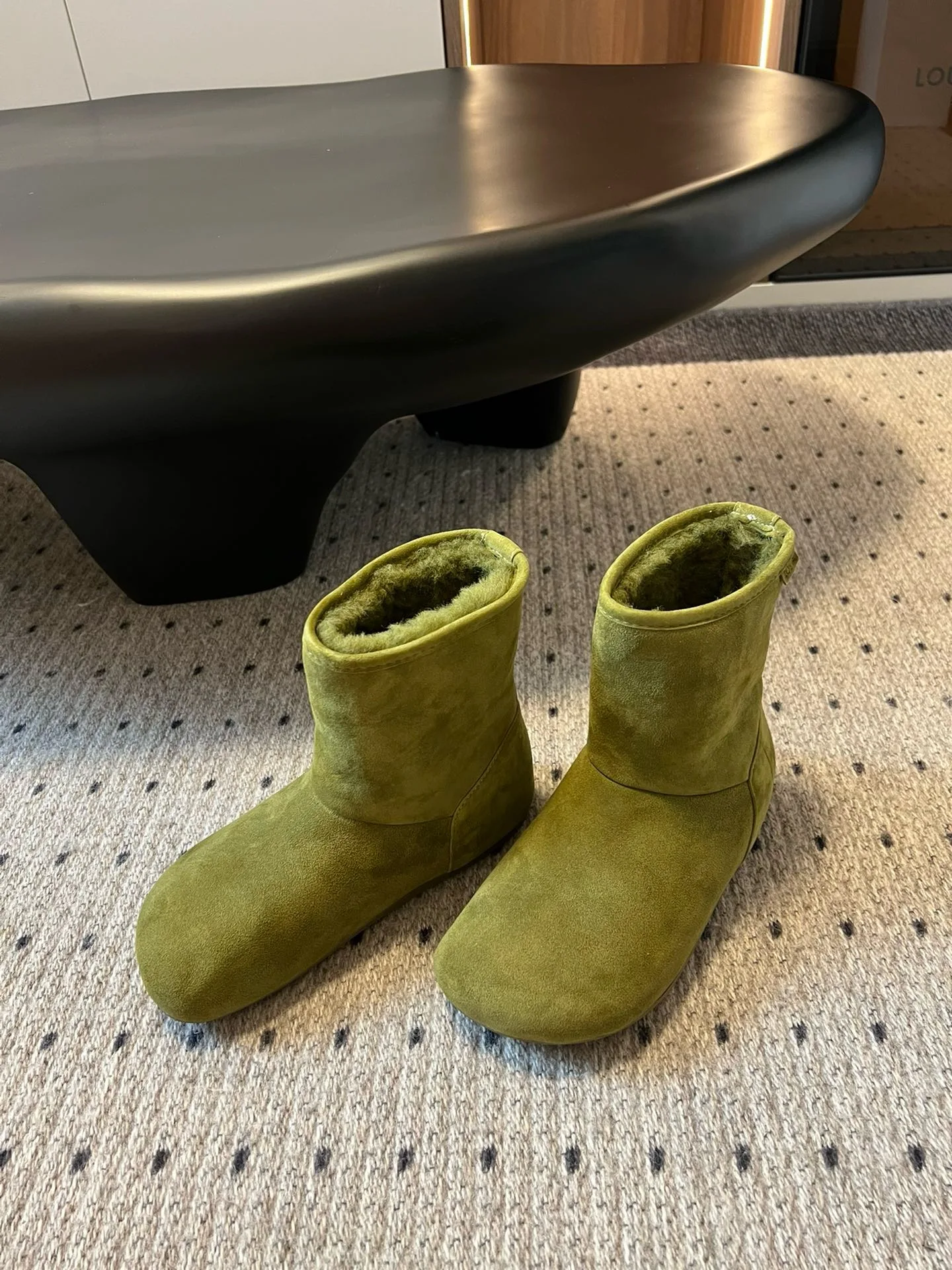 Bottes neige fourrées laine d'agneau femmes 2024 antidérapantes mode douces intégrées pêche hiver