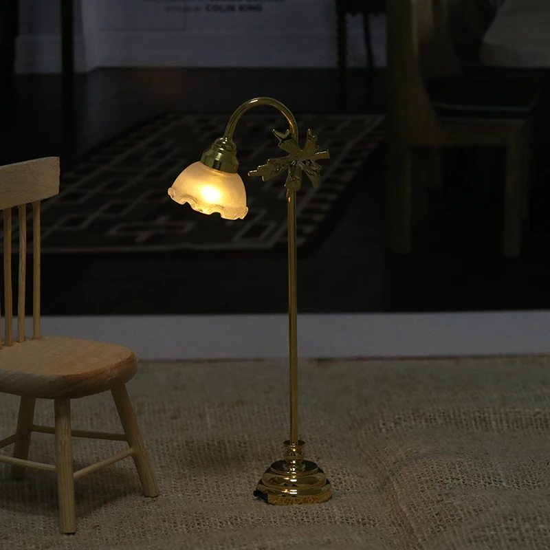 1/6 1/12 Dollhouse Miniature LED Floor Lamp Battery Operated With ON/OFF Switch 2
